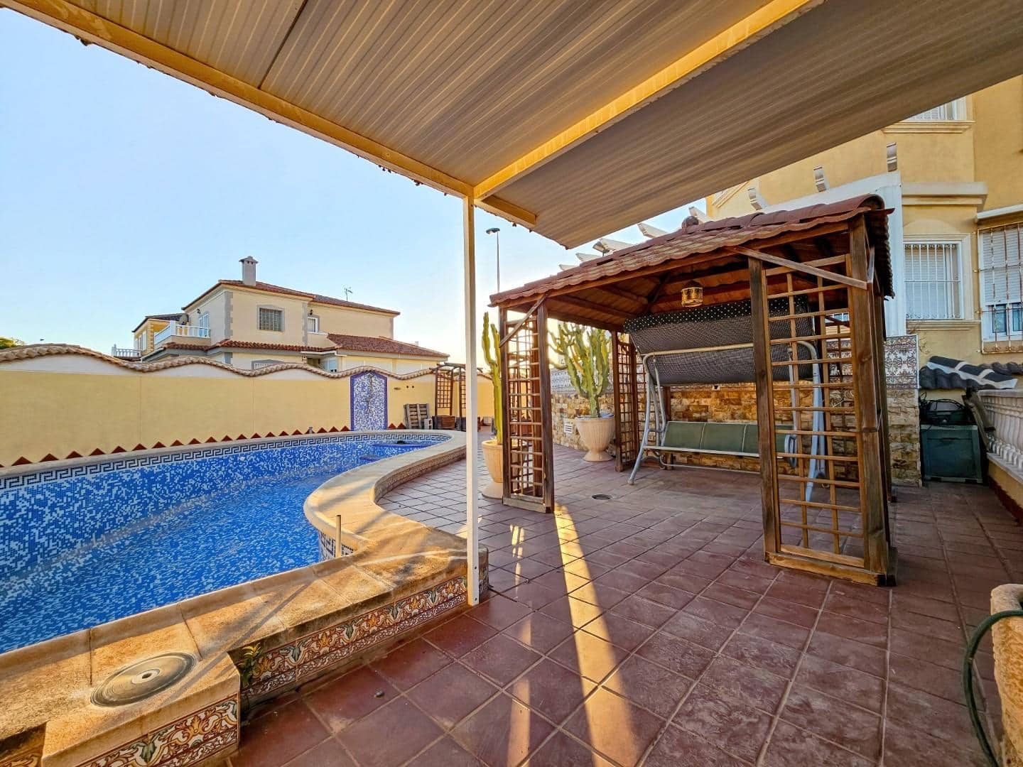 5 camera da letto Villa in vendita in Torrevieja con piscina garage - 990.000 € (Rif: 8610713)