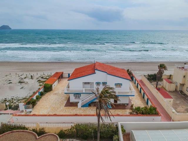 6 soveværelse Villa til salg i La Manga del Mar Menor med garage - € 949.999 (Ref: 8929836)