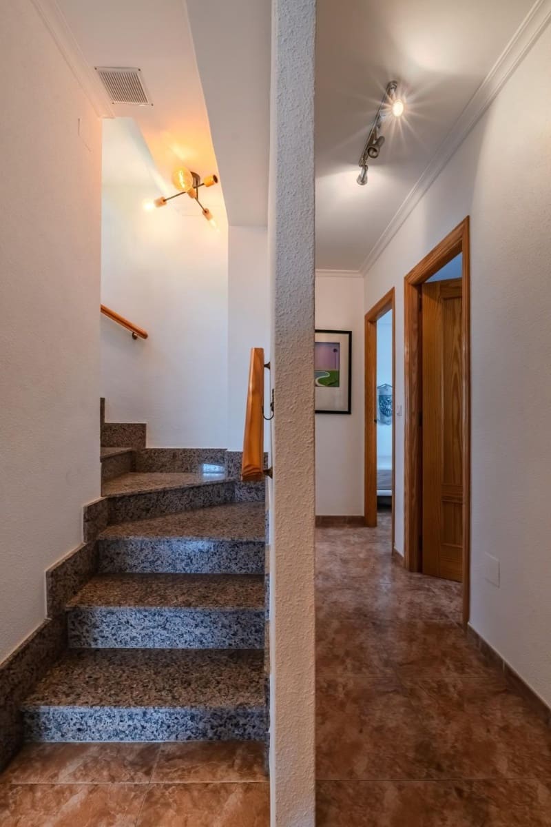 6 soverom Villa til salgs i La Manga del Mar Menor med garasje - € 949 999 (Ref: 8929836)