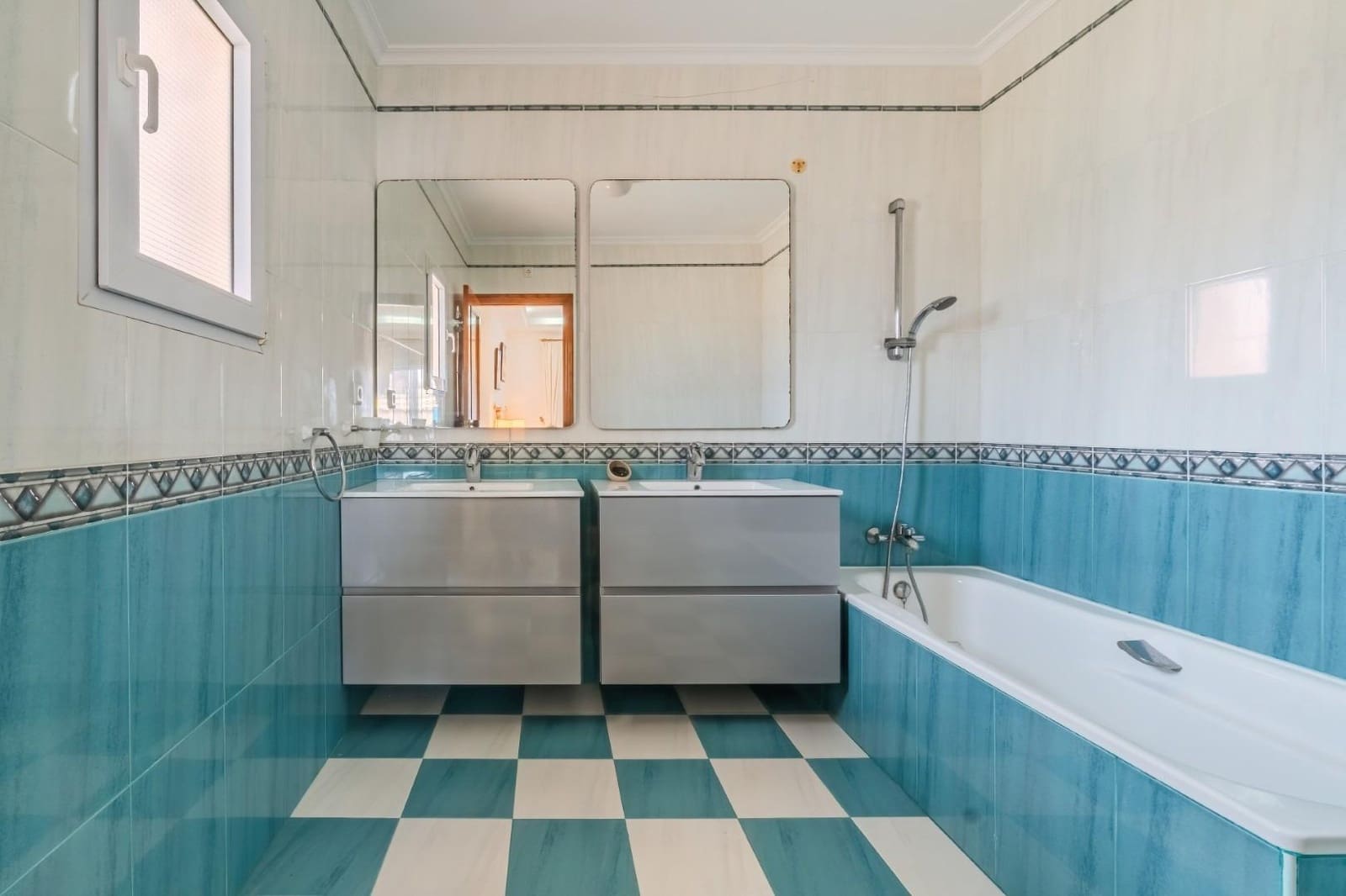 6 soverom Villa til salgs i La Manga del Mar Menor med garasje - € 949 999 (Ref: 8929836)