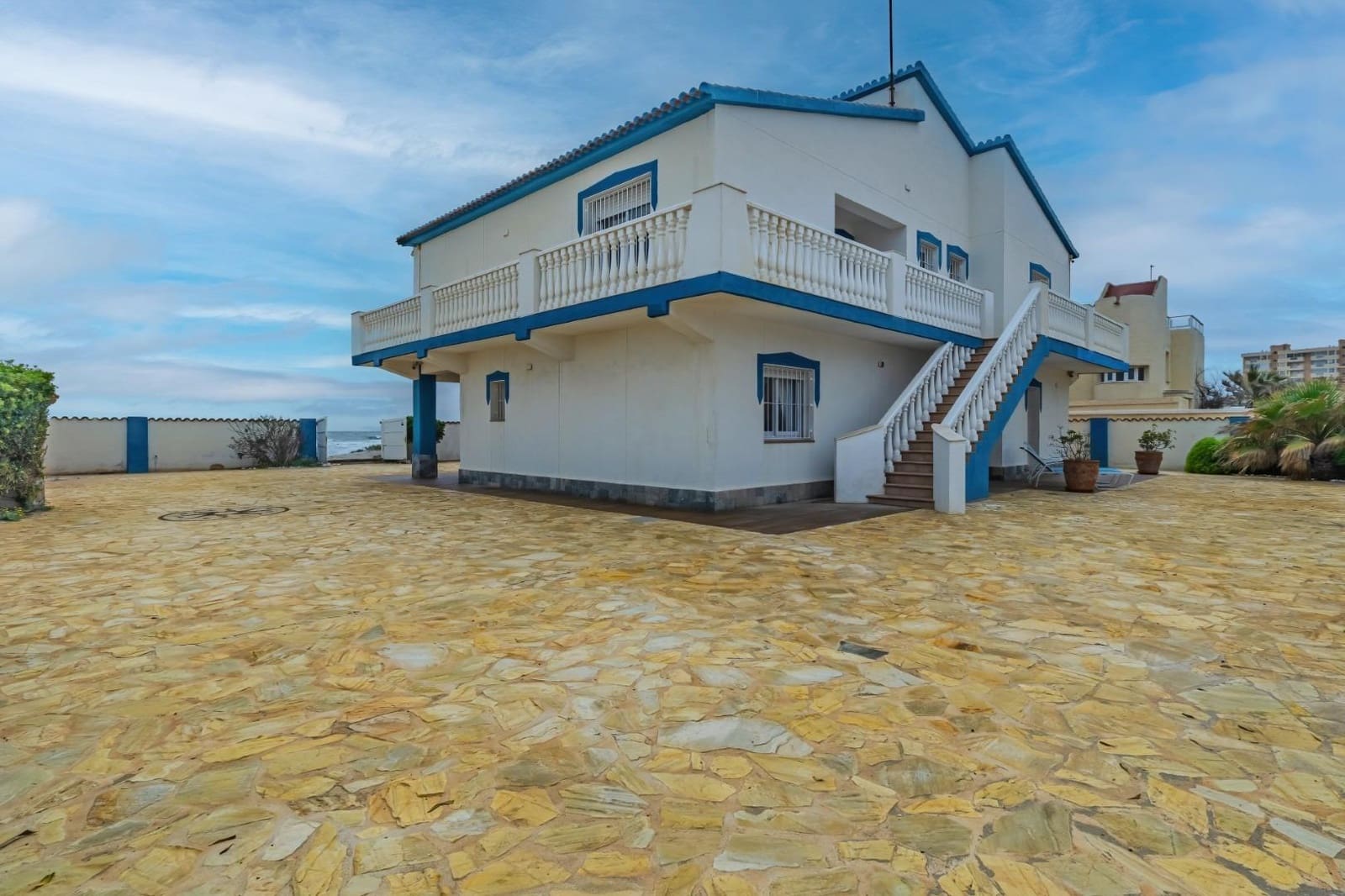 6 soverom Villa til salgs i La Manga del Mar Menor med garasje - € 949 999 (Ref: 8929836)