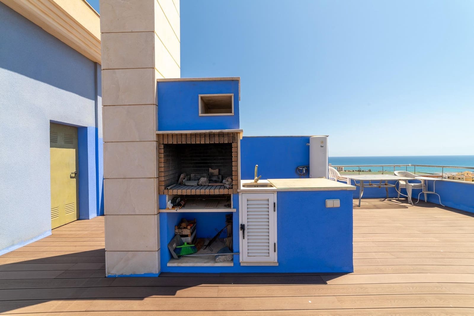 2 soverom Penthouse til salgs i Torrevieja med svømmebasseng - € 299 998 (Ref: 9104758)