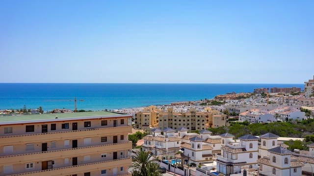 Ático de 2 habitaciones en Torreblanca, Torrevieja en venta con piscina - 299.998 € (Ref: 9104758)