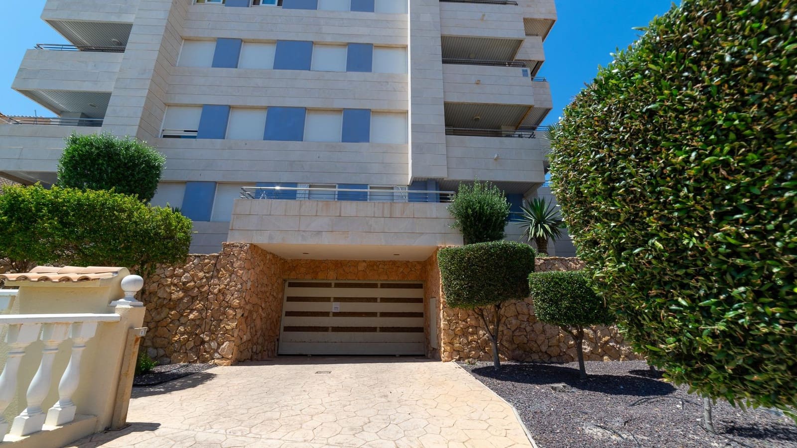 2 soverom Penthouse til salgs i Torrevieja med svømmebasseng - € 299 998 (Ref: 9104758)
