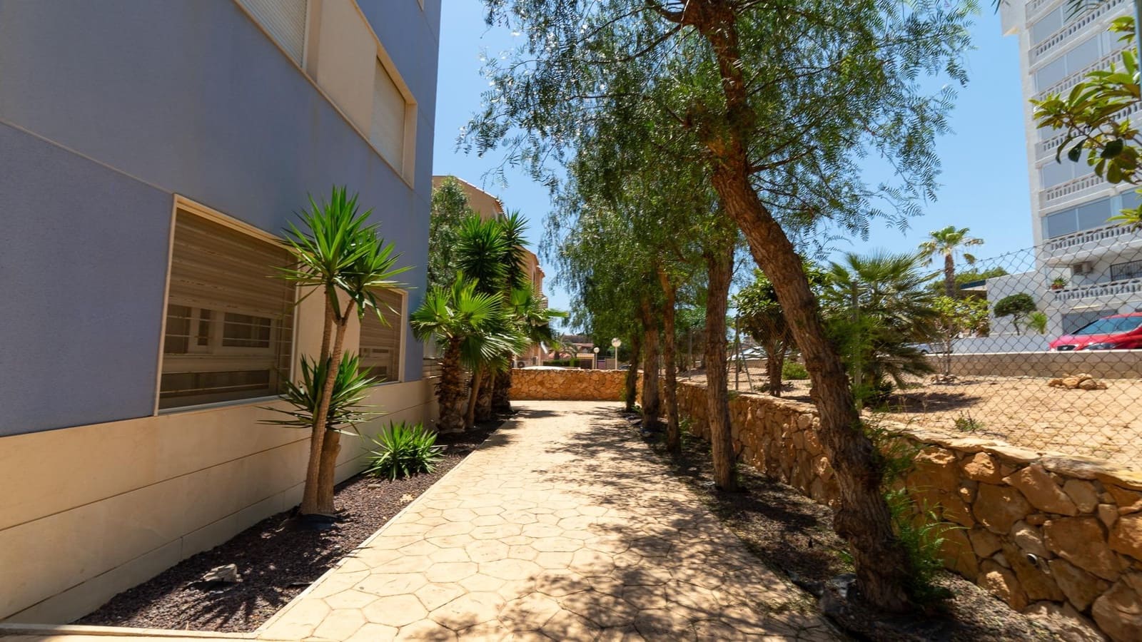 2 soverom Penthouse til salgs i Torrevieja med svømmebasseng - € 299 998 (Ref: 9104758)