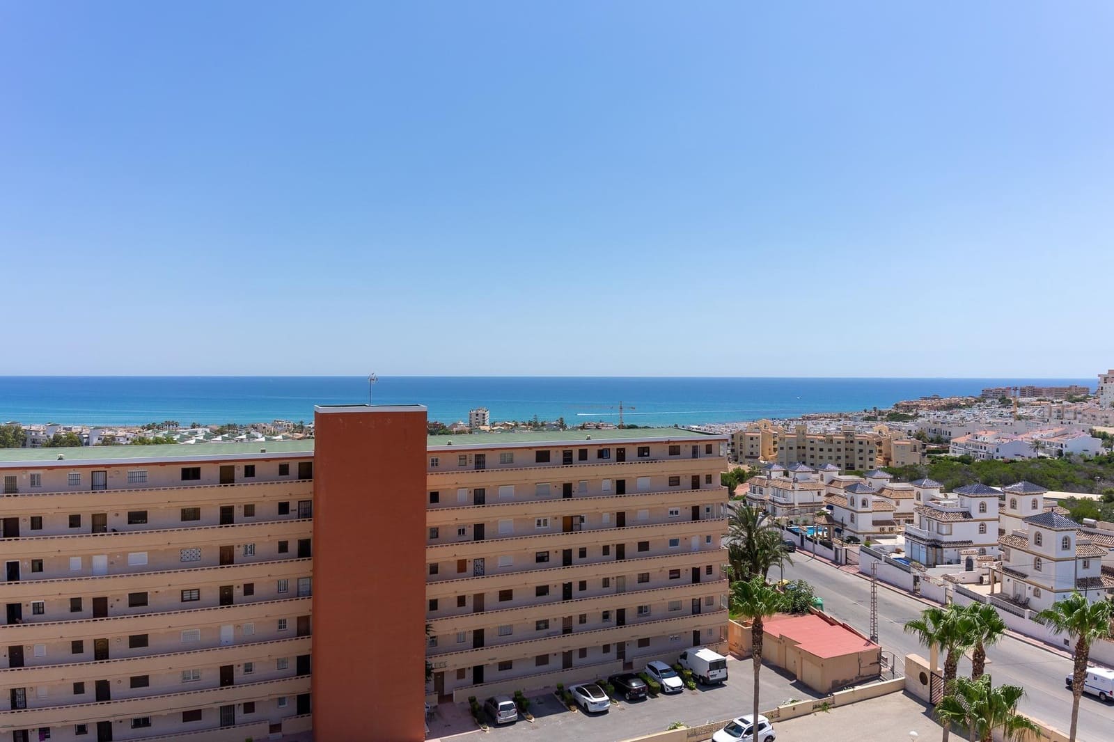 2 soverom Penthouse til salgs i Torrevieja med svømmebasseng - € 299 998 (Ref: 9104758)