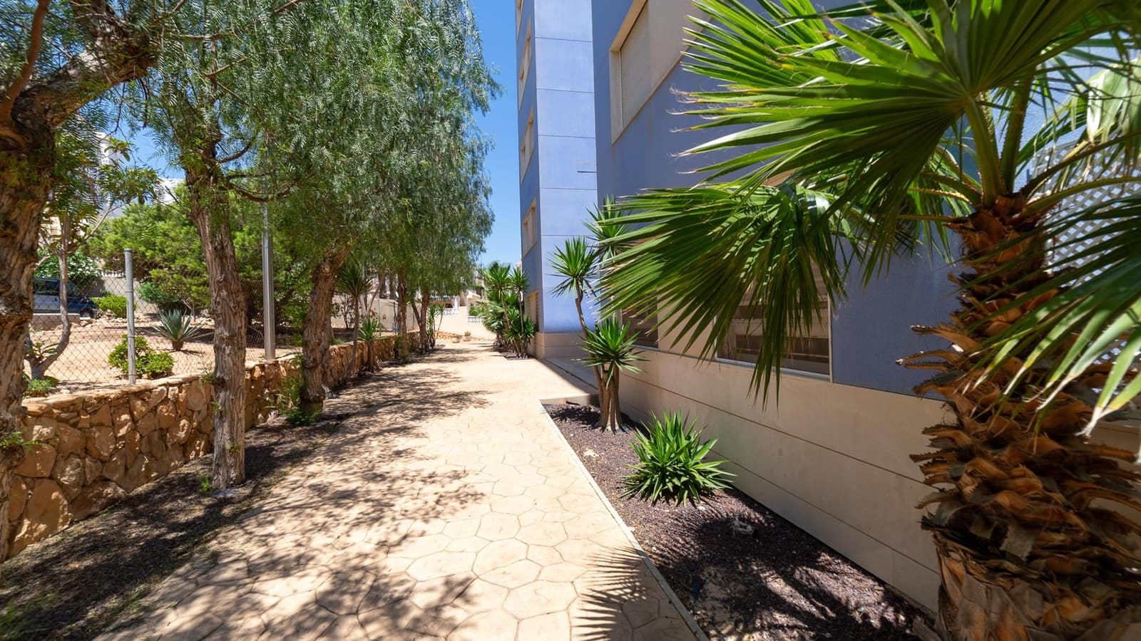 2 soverom Penthouse til salgs i Torrevieja med svømmebasseng - € 299 998 (Ref: 9104758)