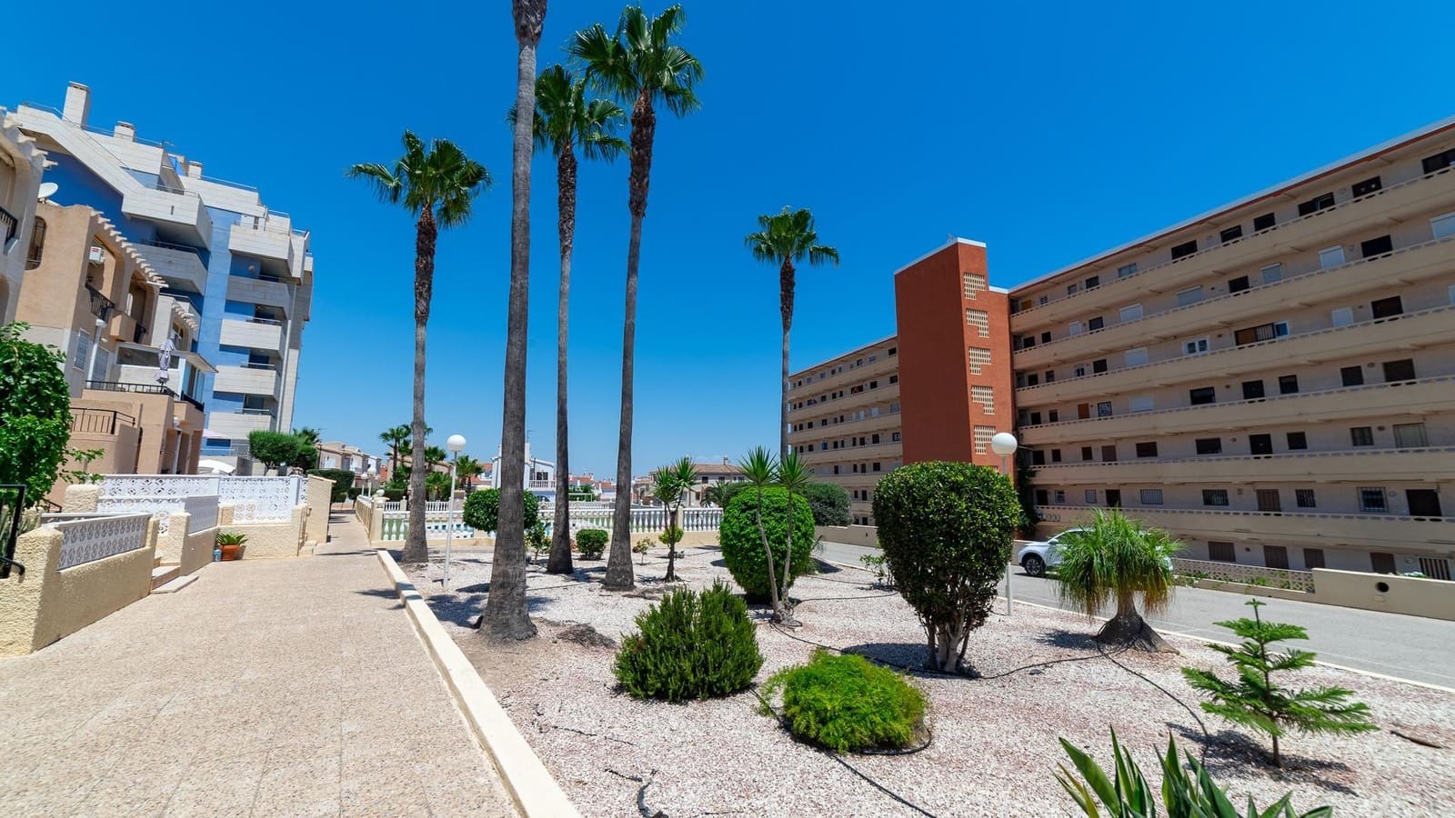 2 soverom Penthouse til salgs i Torrevieja med svømmebasseng - € 299 998 (Ref: 9104758)