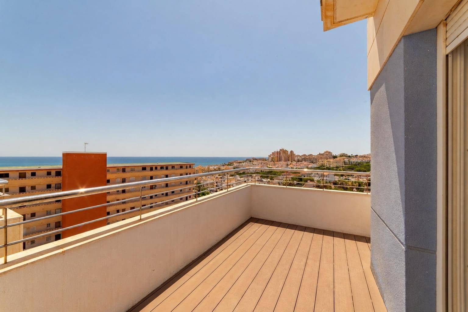 2 sypialnia Penthouse na sprzedaż w Torrevieja z basenem - 279 999 € (Ref: 9104758)