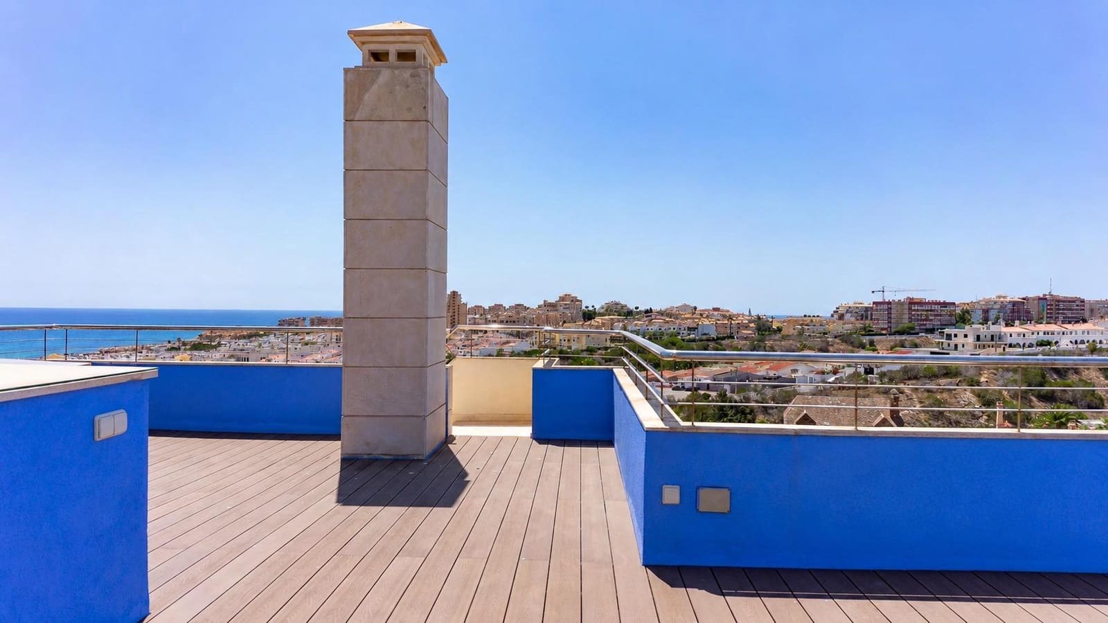 2 sypialnia Penthouse na sprzedaż w Torrevieja z basenem - 279 999 € (Ref: 9104758)