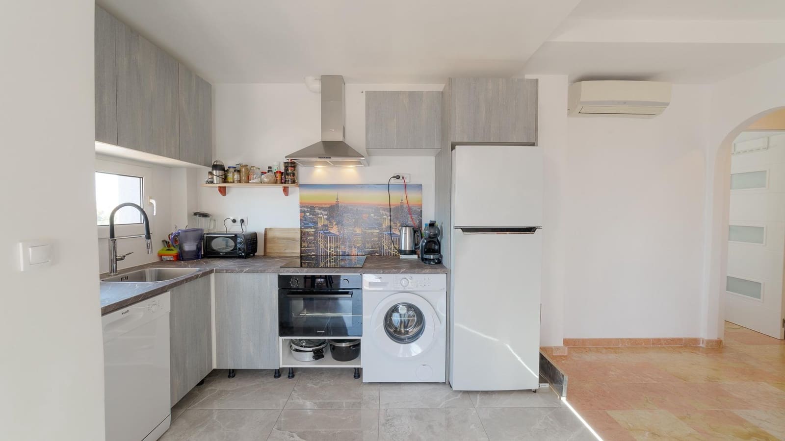 2 sypialnia Penthouse na sprzedaż w Torrevieja z basenem - 279 999 € (Ref: 9104758)