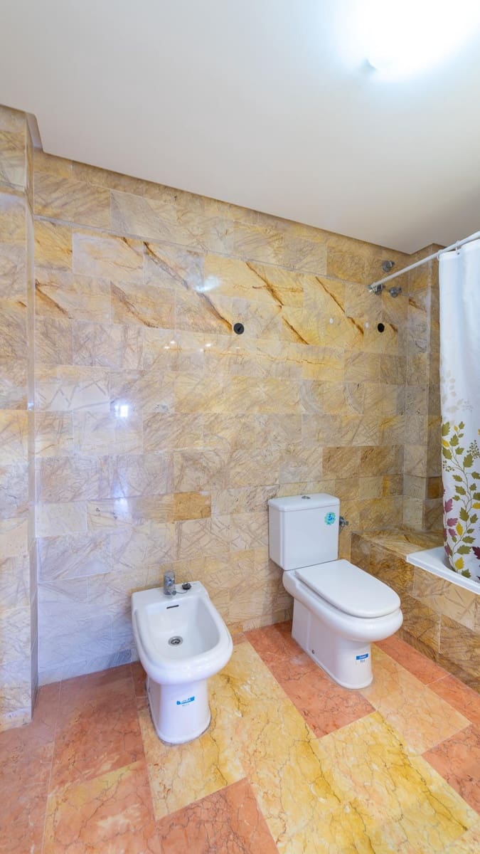 2 sypialnia Penthouse na sprzedaż w Torrevieja z basenem - 279 999 € (Ref: 9104758)