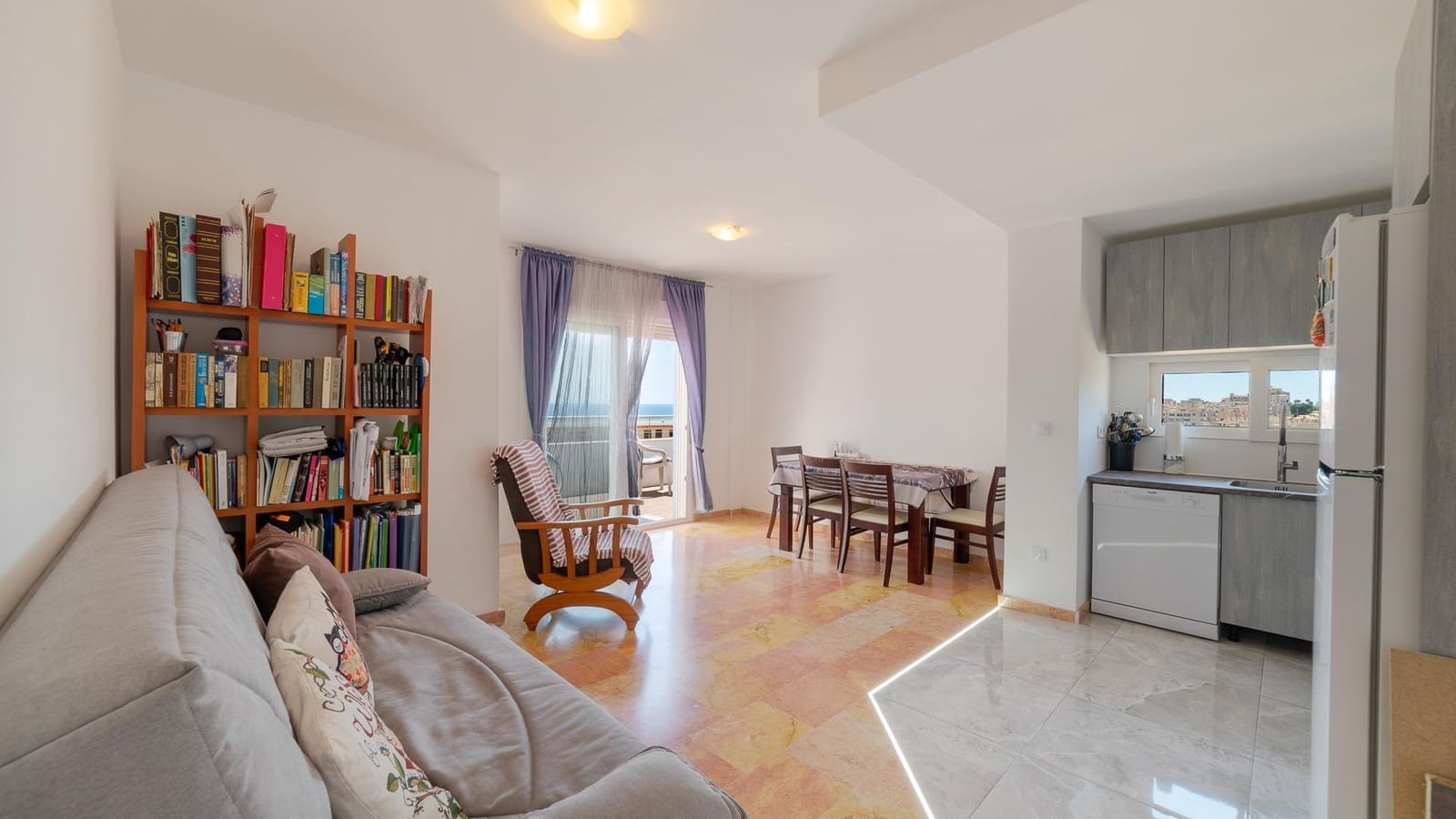2 sypialnia Penthouse na sprzedaż w Torrevieja z basenem - 279 999 € (Ref: 9104758)