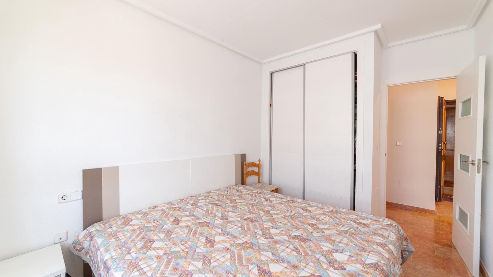 2 sypialnia Penthouse na sprzedaż w Torrevieja z basenem - 279 999 € (Ref: 9104758)