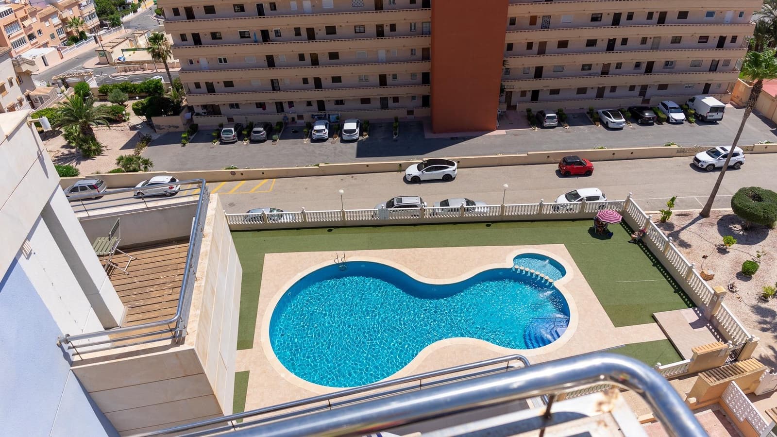 2 sypialnia Penthouse na sprzedaż w Torrevieja z basenem - 279 999 € (Ref: 9104758)