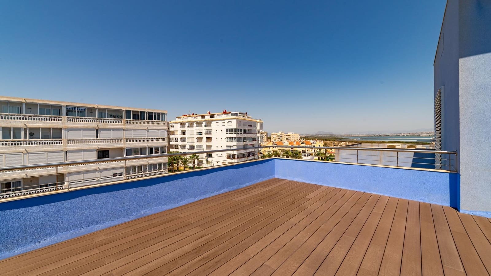 2 sypialnia Penthouse na sprzedaż w Torrevieja z basenem - 279 999 € (Ref: 9104758)
