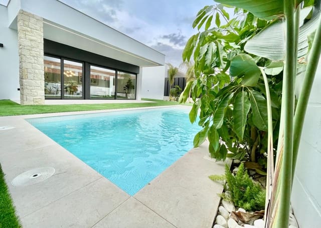 3 soverom Villa til salgs i Molina de Segura med svømmebasseng - € 399 000 (Ref: 9187081)