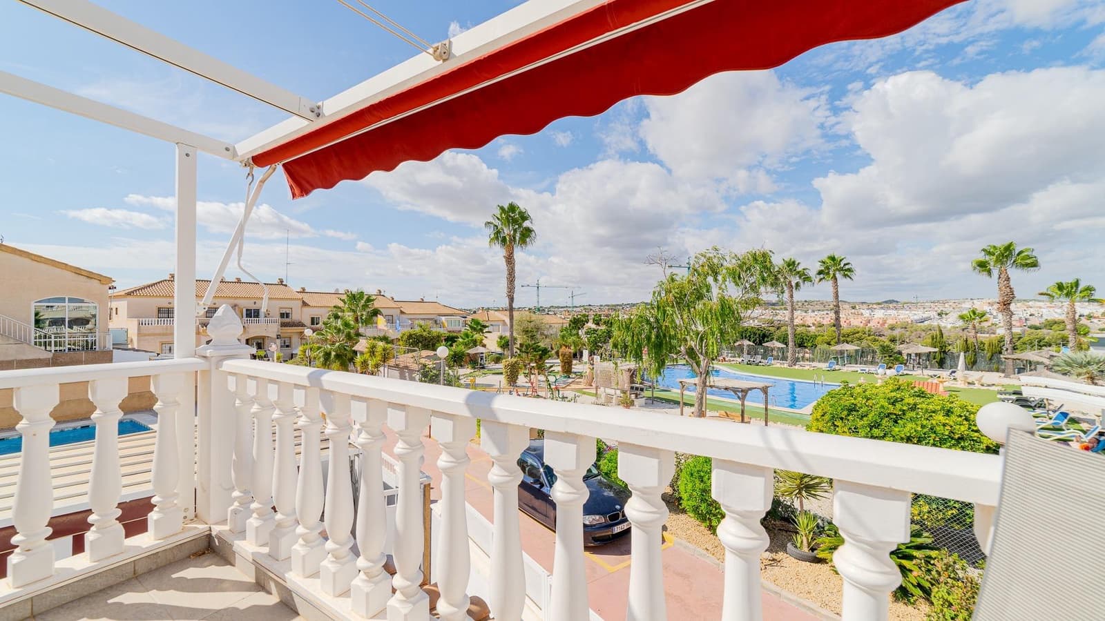 4 soveværelse Villa til salg i La Florida med swimmingpool garage - € 264.999 (Ref: 9262719)