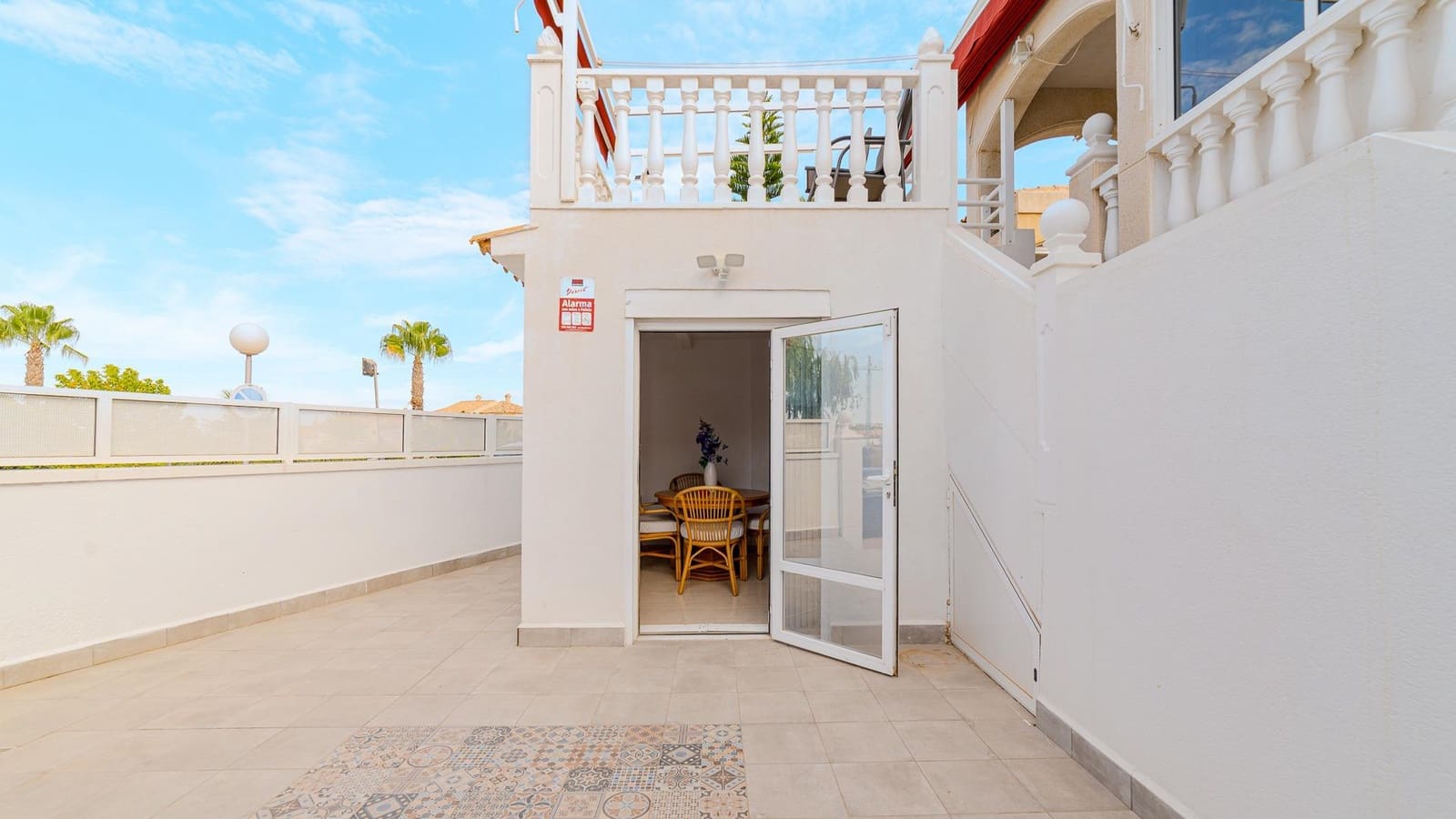 4 soveværelse Villa til salg i La Florida med swimmingpool garage - € 264.999 (Ref: 9262719)