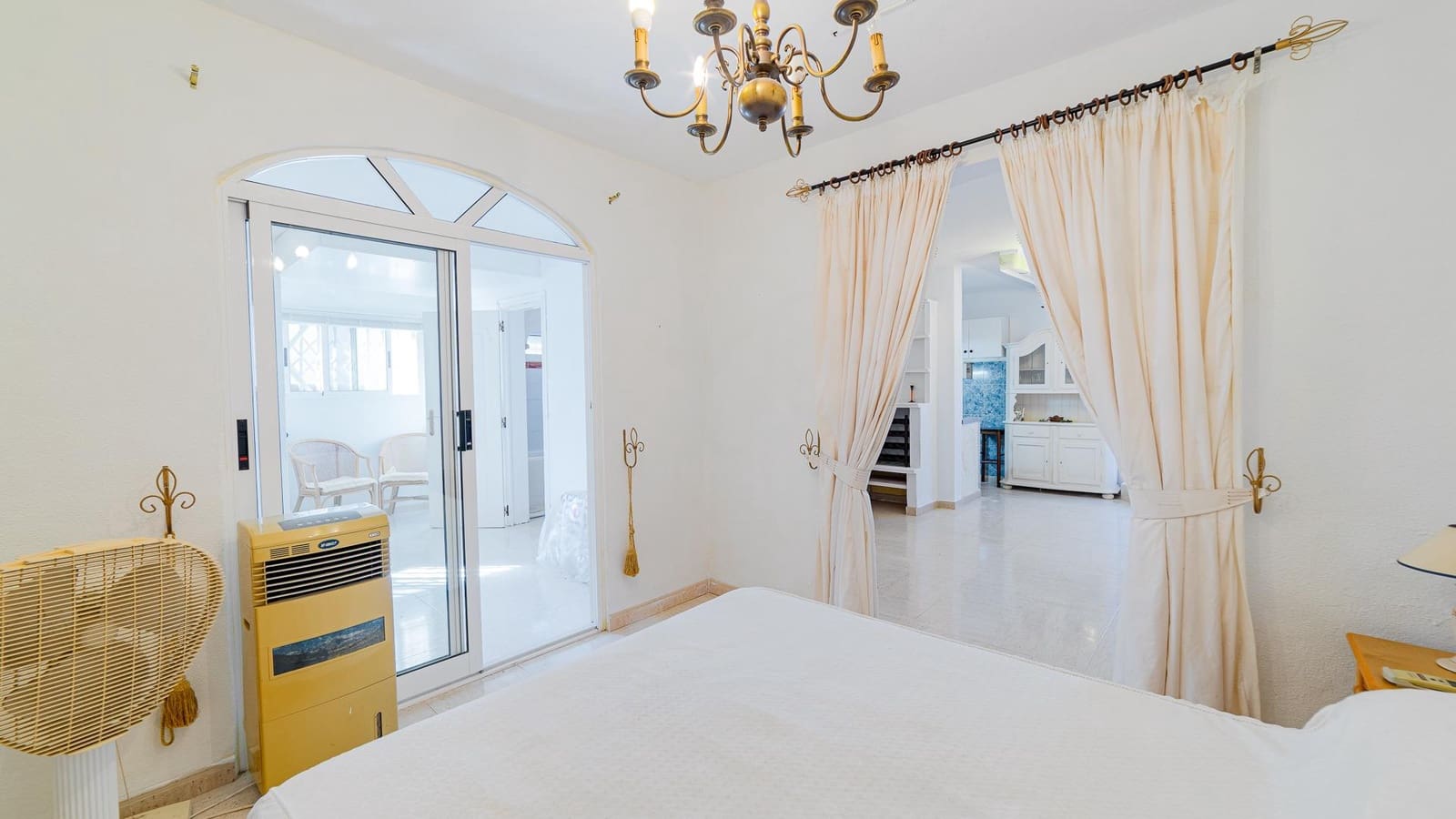 4 soveværelse Villa til salg i La Florida med swimmingpool garage - € 264.999 (Ref: 9262719)