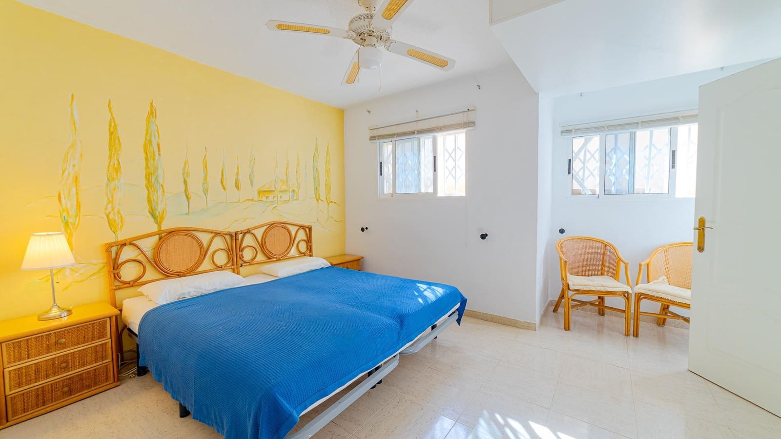 4 soveværelse Villa til salg i La Florida med swimmingpool garage - € 264.999 (Ref: 9262719)