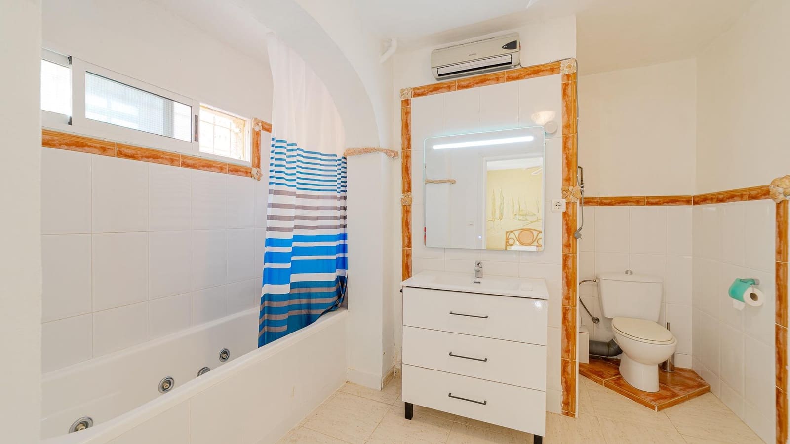 4 soveværelse Villa til salg i La Florida med swimmingpool garage - € 264.999 (Ref: 9262719)