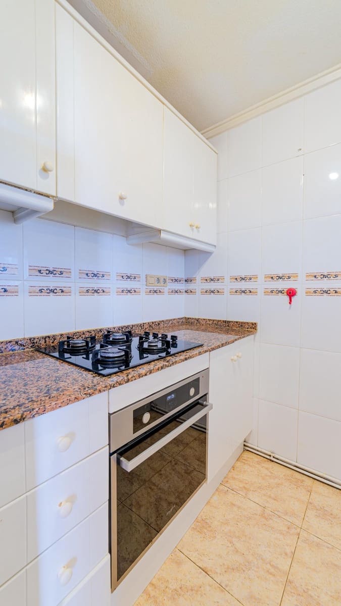 4 soveværelse Villa til salg i La Florida med swimmingpool garage - € 264.999 (Ref: 9262719)