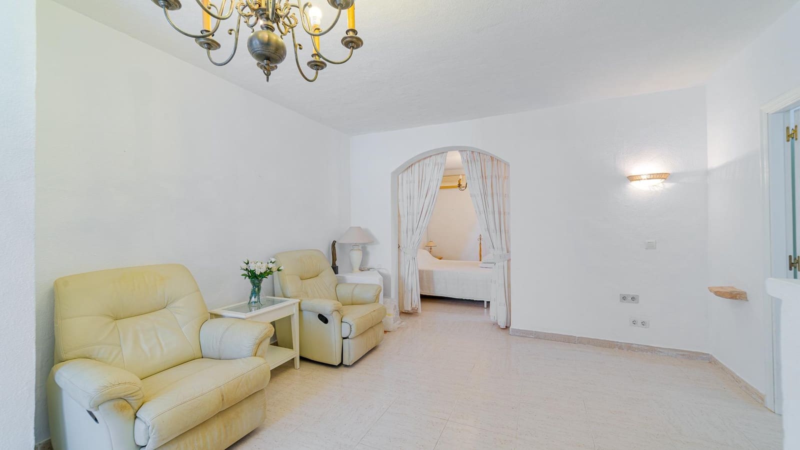 4 soveværelse Villa til salg i La Florida med swimmingpool garage - € 264.999 (Ref: 9262719)