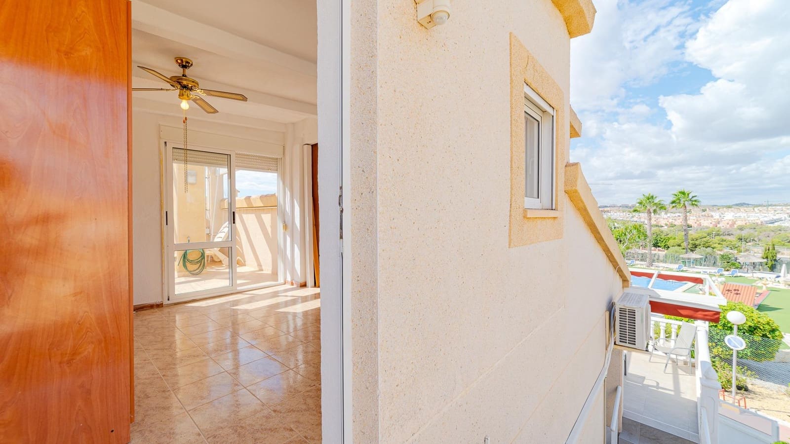 4 soveværelse Villa til salg i La Florida med swimmingpool garage - € 264.999 (Ref: 9262719)