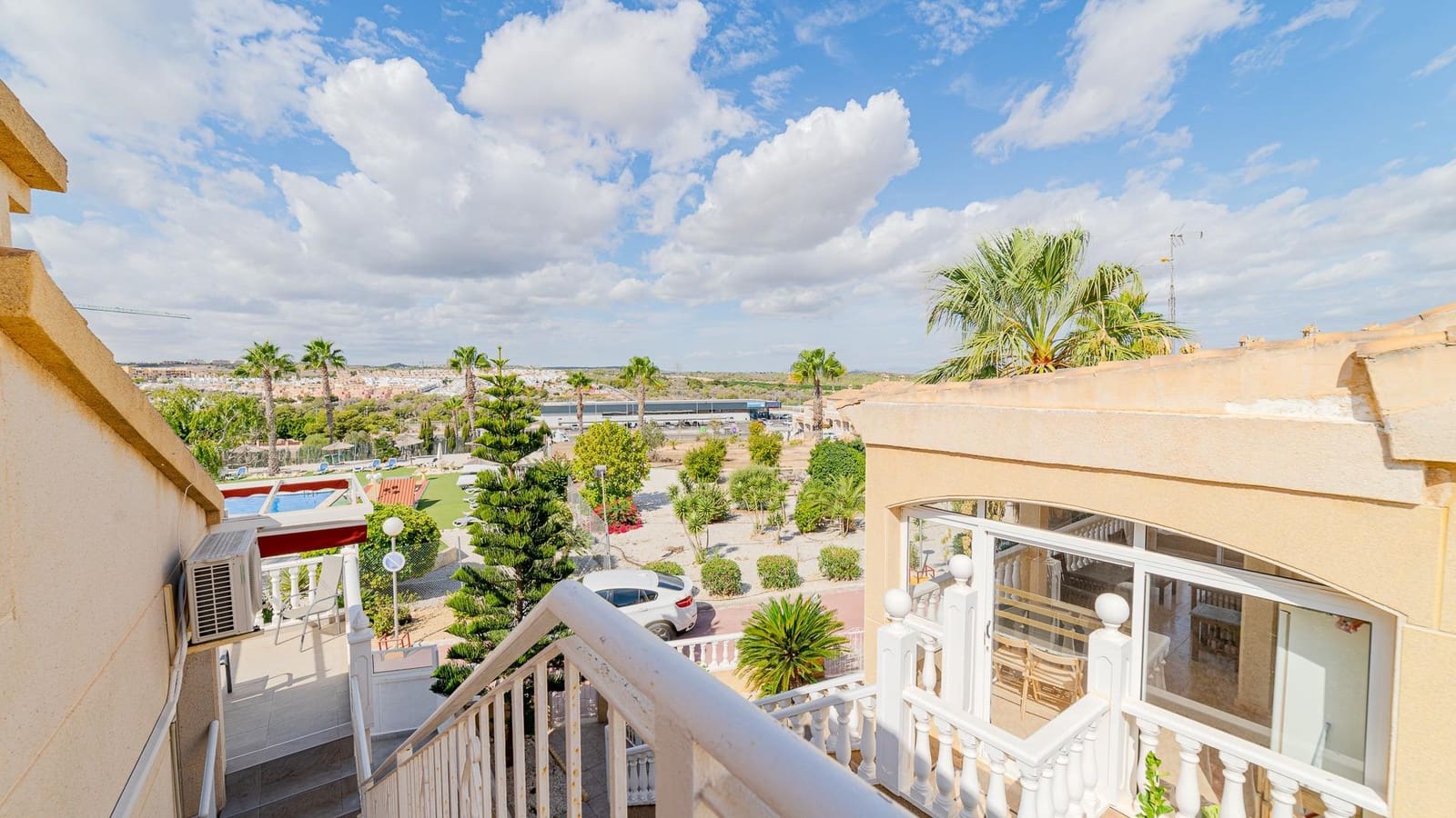 4 soveværelse Villa til salg i La Florida med swimmingpool garage - € 264.999 (Ref: 9262719)