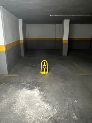 Garage te koop in Las Piscinas Naturales, Torrevieja - € 14.000 (Ref: 9310998)