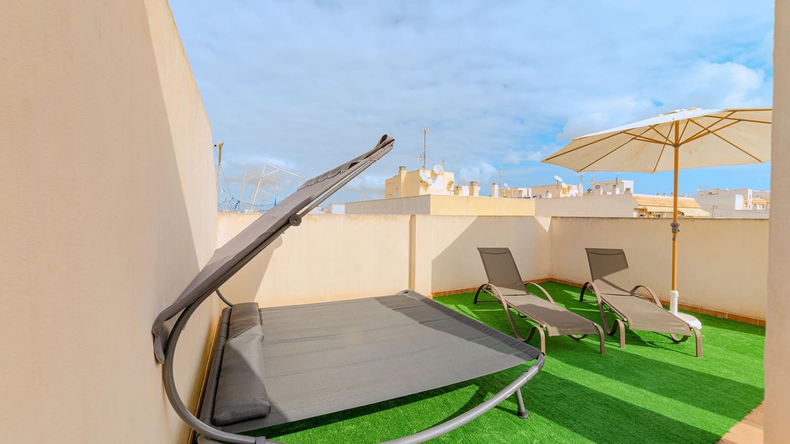 1 slaapkamer Penthouse te koop in Torrevieja met garage - € 157.740 (Ref: 9317938)