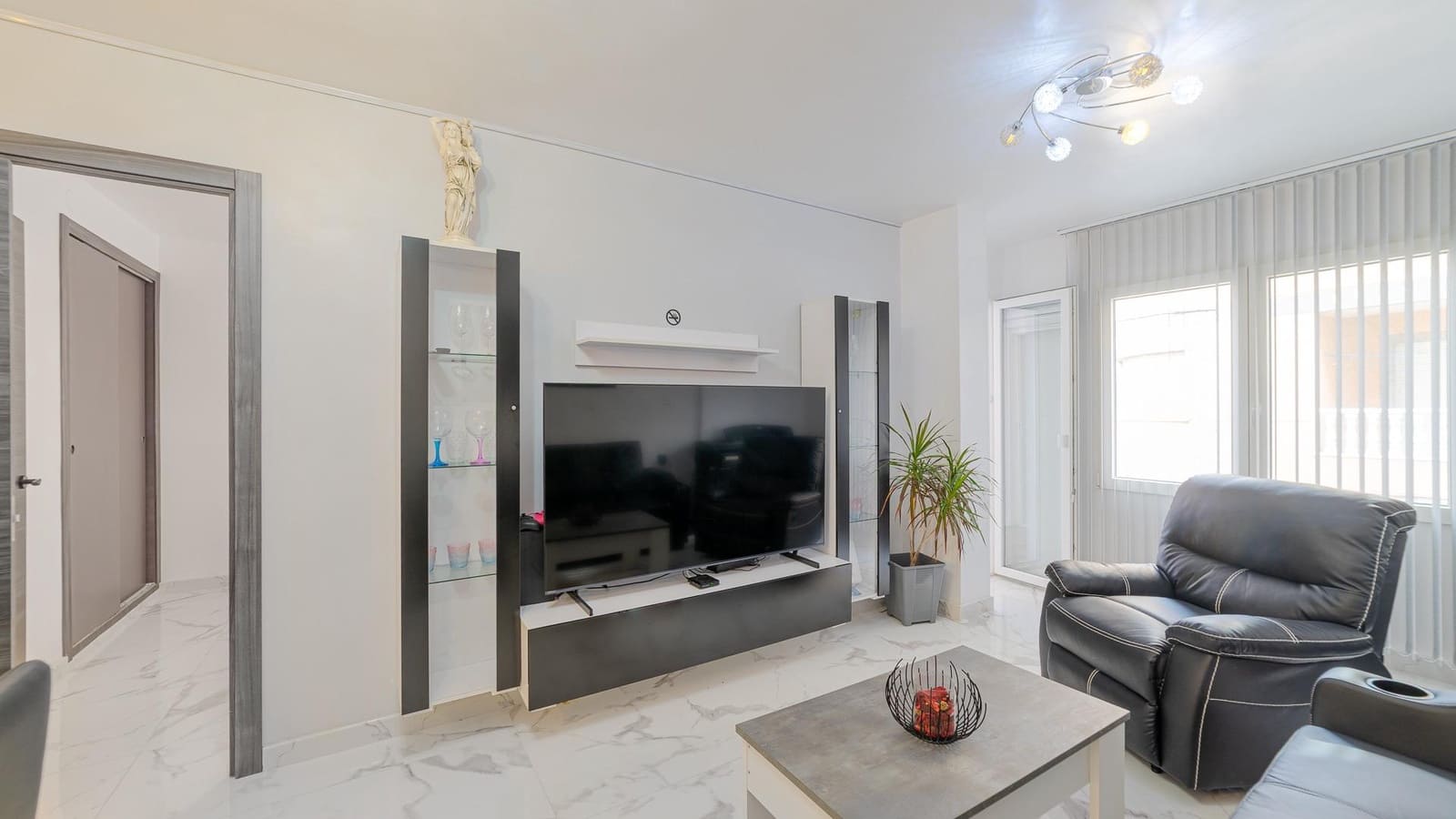 3 sypialnia Apartament na sprzedaż w Torrevieja - 192 259 € (Ref: 9338384)