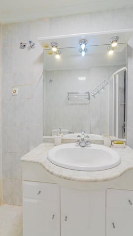 Apartamento de 1 habitación en Playa de los Locos, Torrevieja en venta con piscina - 84.999 € (Ref: 9359399)