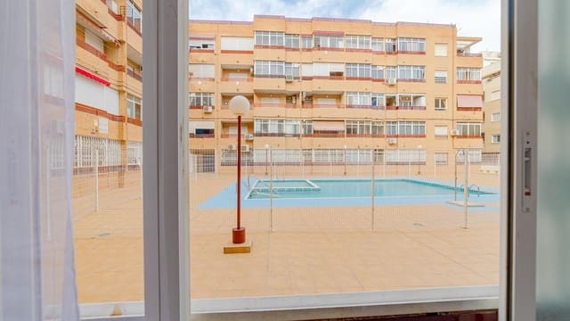 Apartamento de 1 habitación en Playa de los Locos, Torrevieja en venta con piscina - 84.999 € (Ref: 9359399)