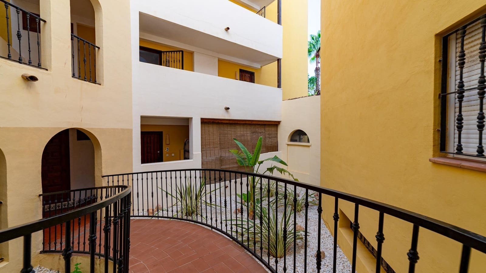 2 slaapkamer Appartement te koop in Torrevieja met zwembad - € 189.999 (Ref: 9375170)