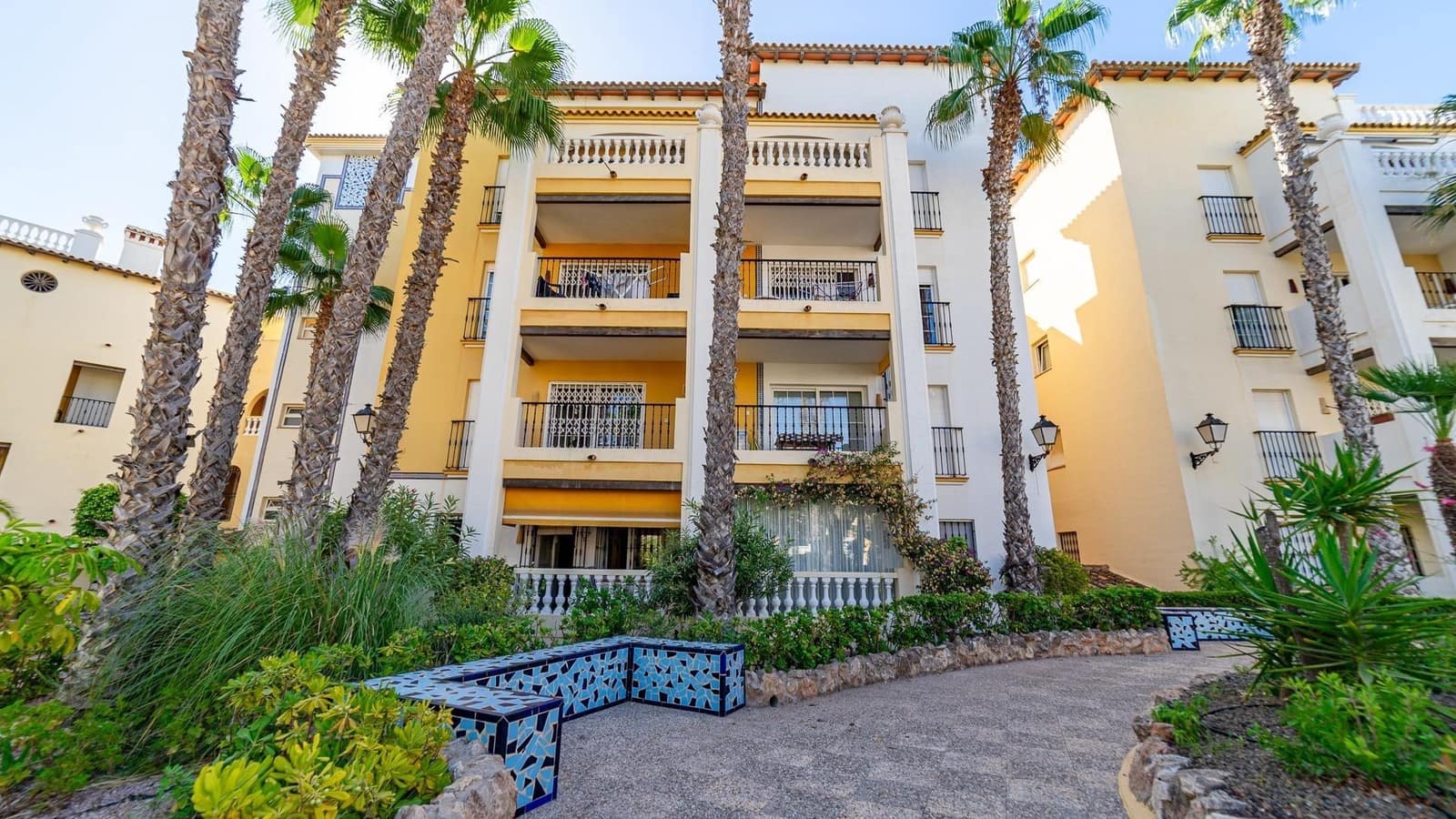 2 slaapkamer Appartement te koop in Torrevieja met zwembad - € 189.999 (Ref: 9375170)