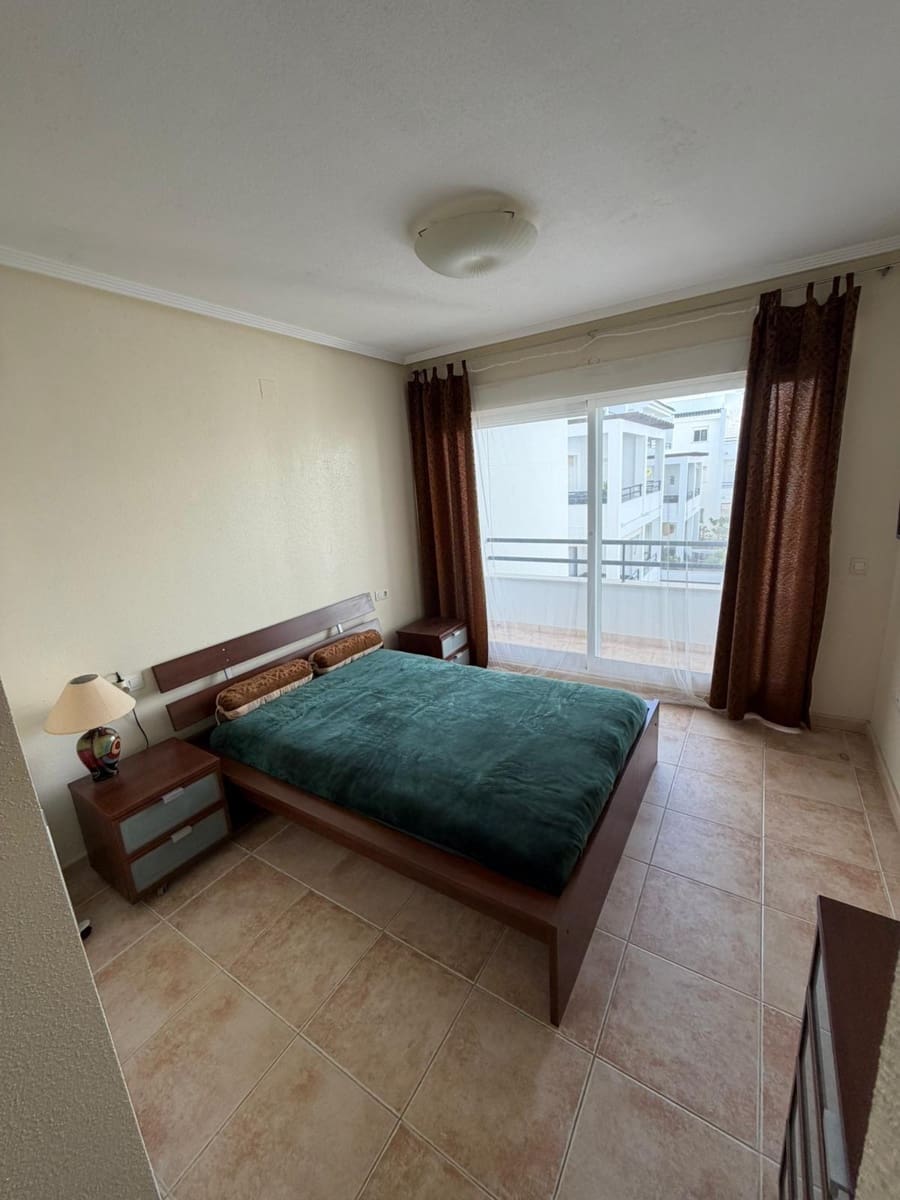 2 sovrum Lägenhet till salu i La Veleta med pool - 219 900 € (Ref: 9376726)