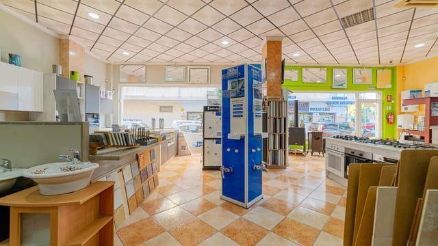 Commercial for sale in Parque de las Naciones, Torrevieja - € 449,999 (Ref: 9382705)