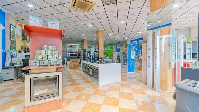 Commercial for sale in Parque de las Naciones, Torrevieja - € 449,999 (Ref: 9382705)