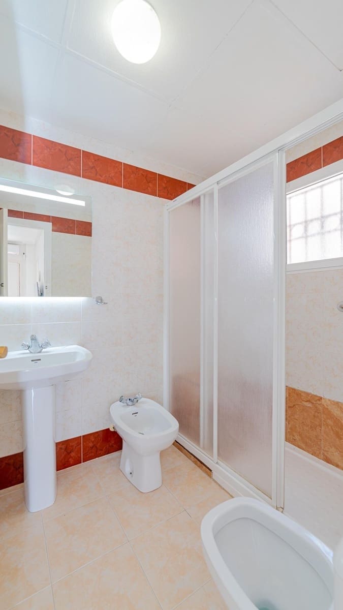 2 chambre Appartement à vendre à Torrevieja avec piscine - 139 999 € (Ref: 9385462)