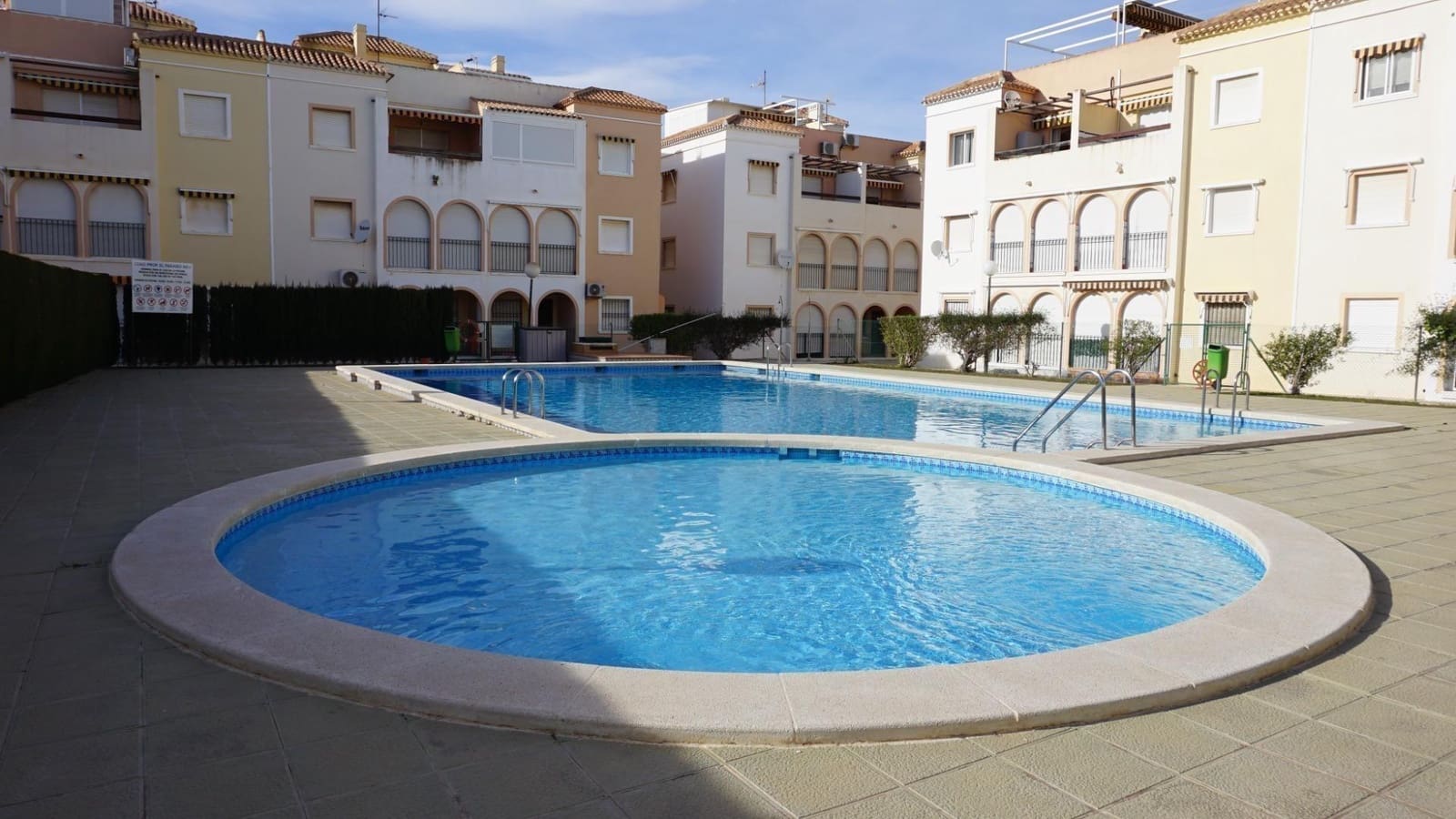 2 chambre Appartement à vendre à Torrevieja avec piscine - 139 999 € (Ref: 9385462)