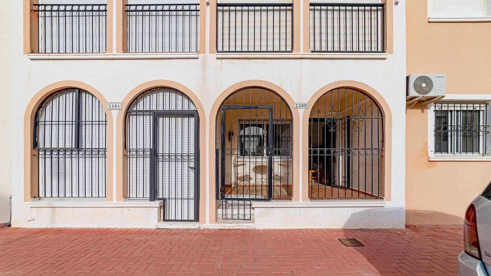 2 chambre Appartement à vendre à Torrevieja avec piscine - 139 999 € (Ref: 9385462)