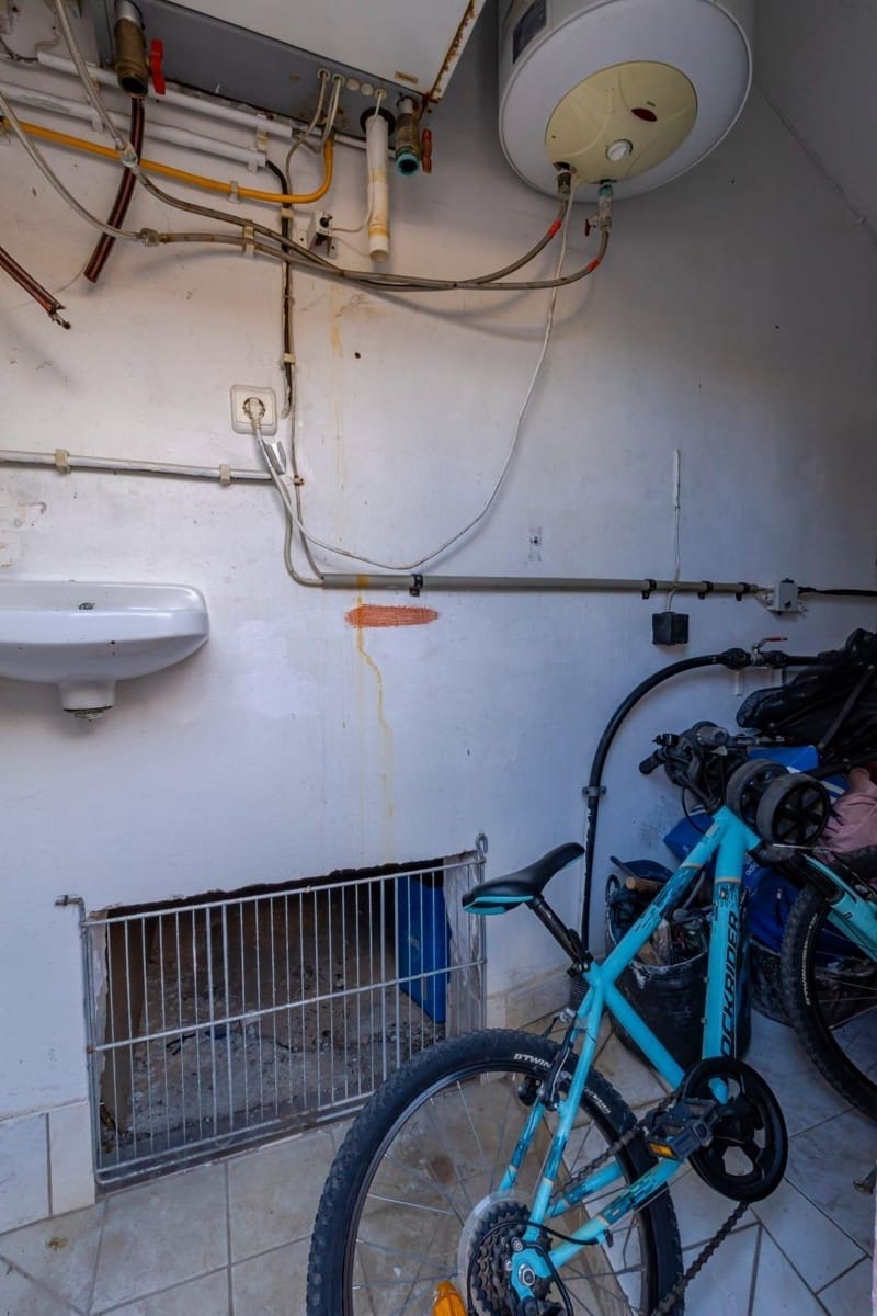 3 bedroom Villa for sale in Torrevieja with pool garage - € 299,999 (Ref: 9385464)