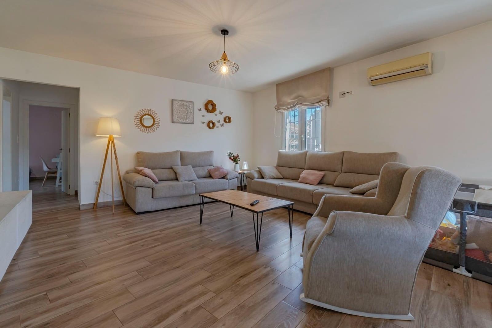 3 bedroom Villa for sale in Torrevieja with pool garage - € 299,999 (Ref: 9385464)