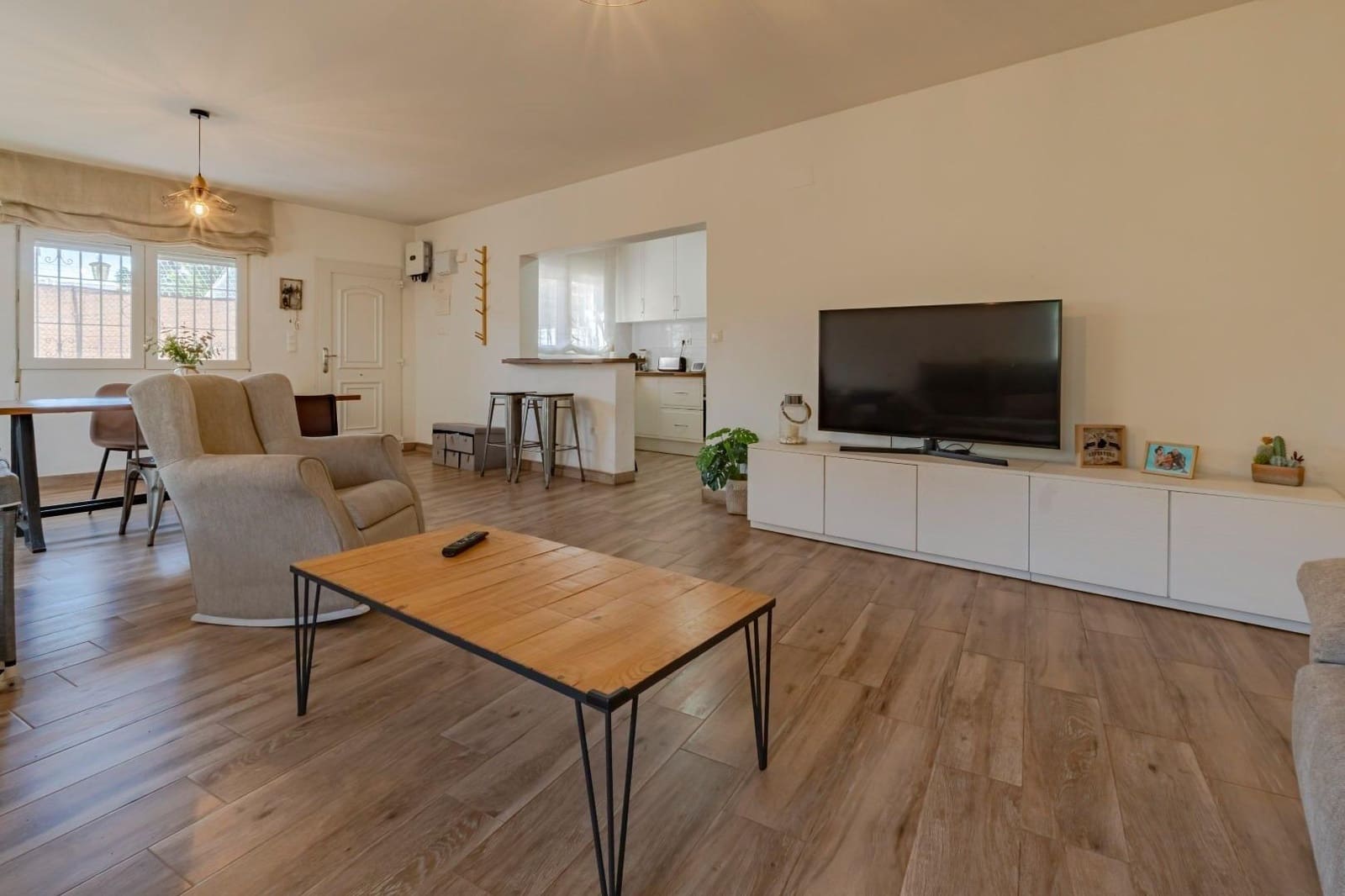 3 bedroom Villa for sale in Torrevieja with pool garage - € 299,999 (Ref: 9385464)