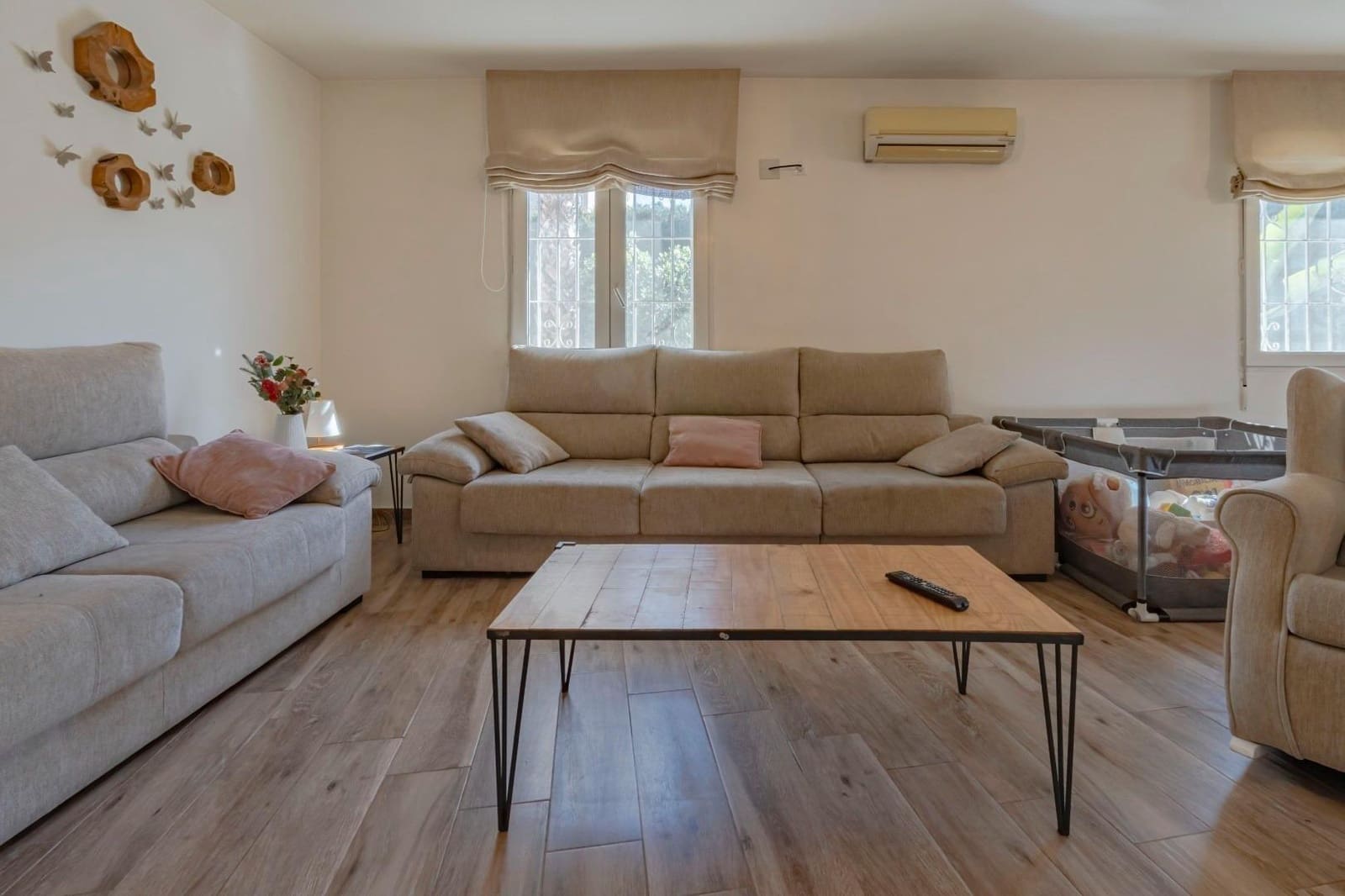 3 bedroom Villa for sale in Torrevieja with pool garage - € 299,999 (Ref: 9385464)