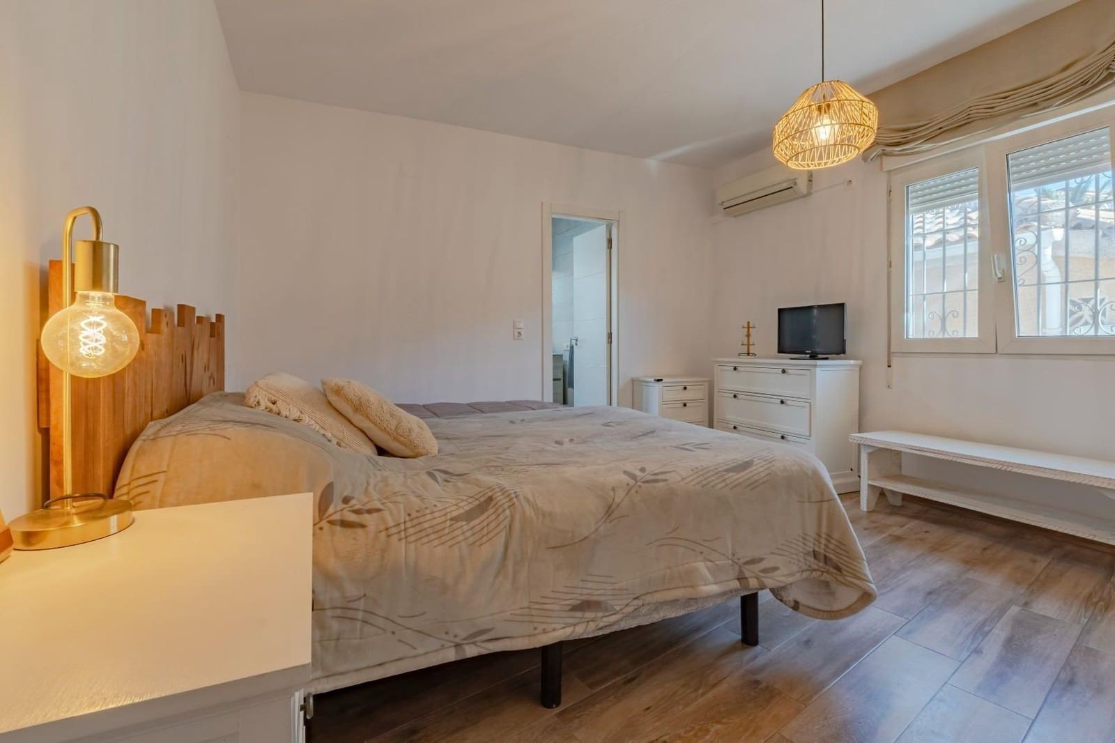 3 bedroom Villa for sale in Torrevieja with pool garage - € 299,999 (Ref: 9385464)