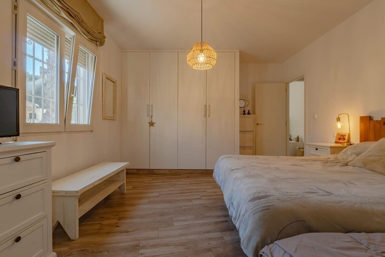 3 bedroom Villa for sale in Torrevieja with pool garage - € 299,999 (Ref: 9385464)