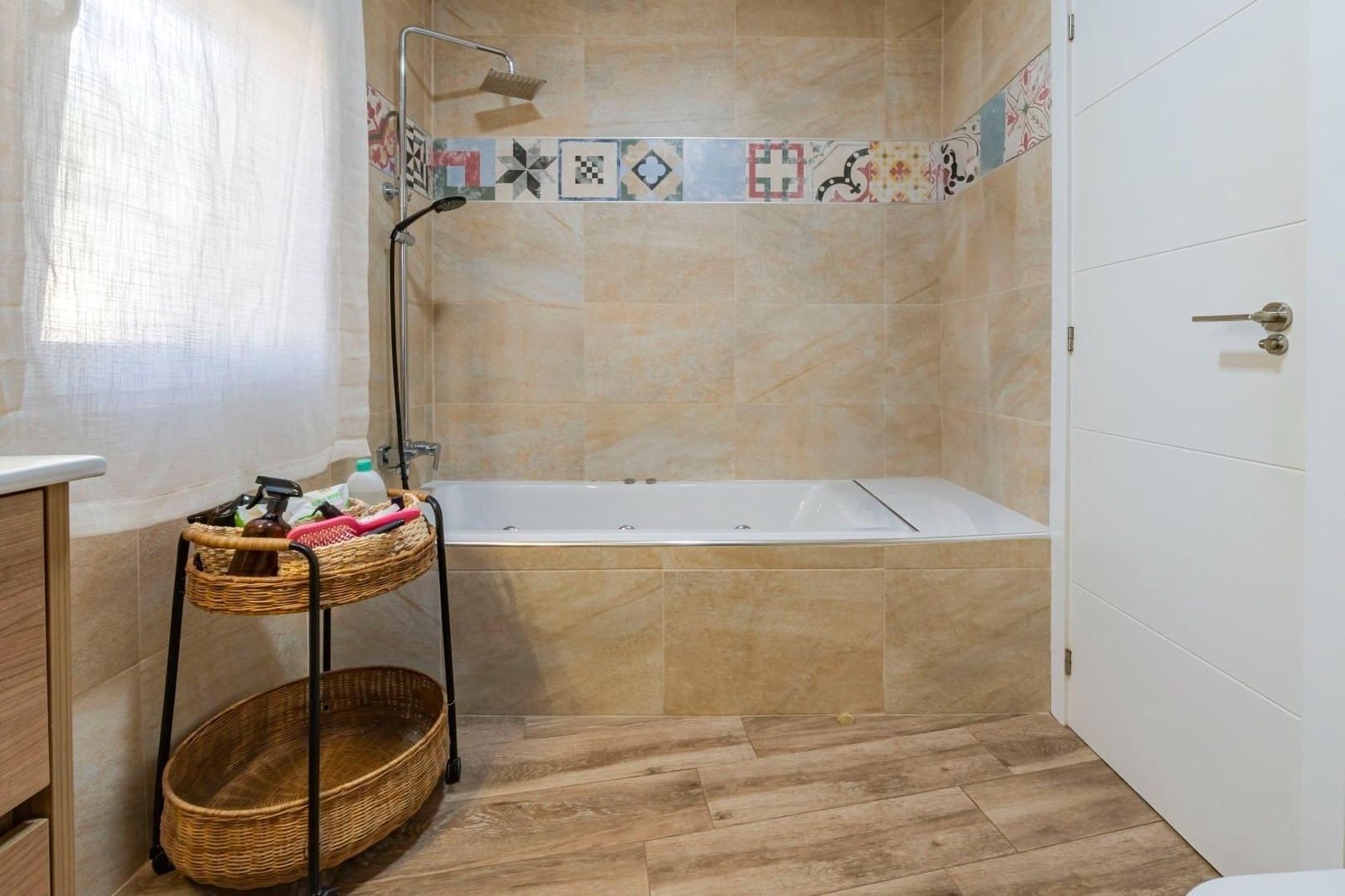 3 bedroom Villa for sale in Torrevieja with pool garage - € 299,999 (Ref: 9385464)